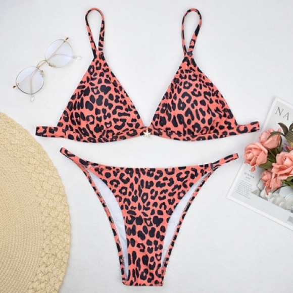 Other - SALE💕Coral Leopard Print Bikini 😻🏖